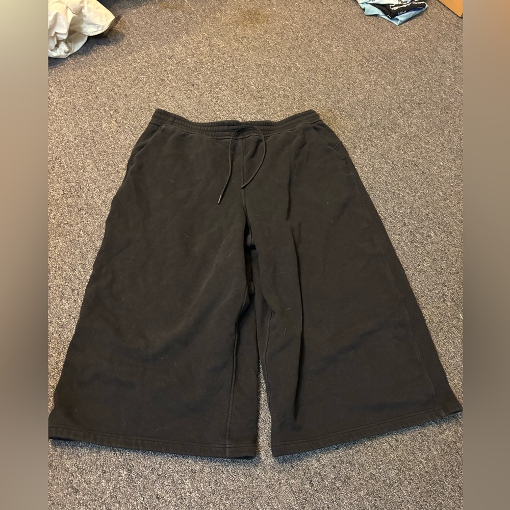 Lululemon loungeful high rise wide leg crop 18 - Picture 3 of 7